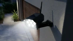 Dummy overvågningskamera | Solcelle lampe | Med fjernbetjening | 6500K