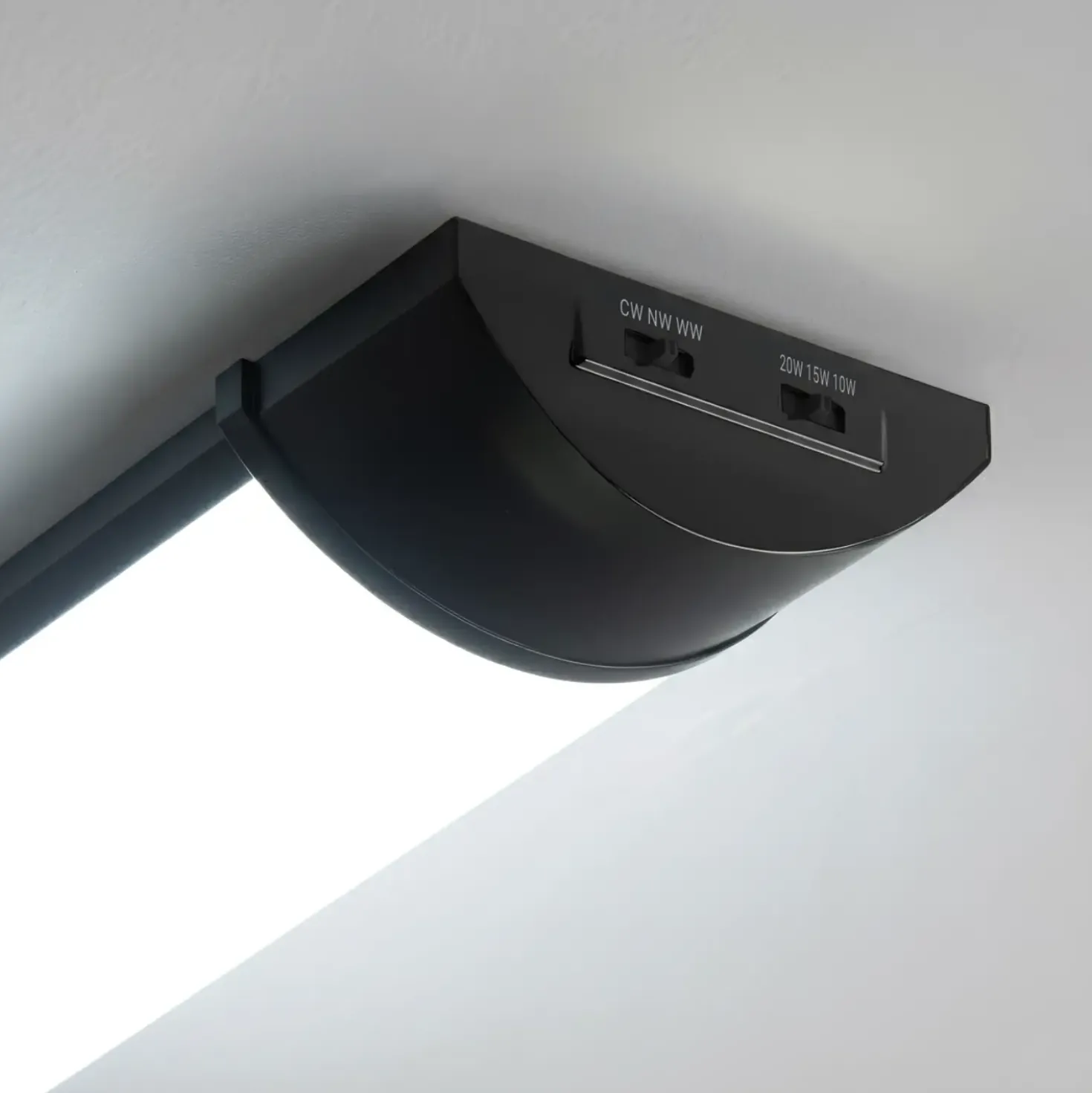 Fladt LED armatur | 120cm | CCT | 25/30/40W | LOTOS | Sort